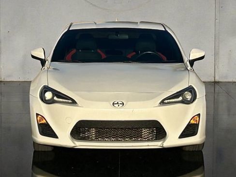 Used 2015 Scion FR-S image 2