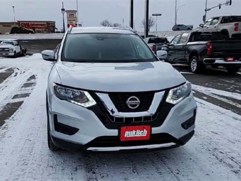 Used 2019 Nissan Rogue SV image 3
