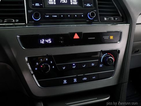 Used 2017 Hyundai Sonata SE FWD image 19