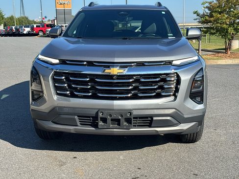 Used 2025 Chevrolet Equinox LT w/ Convenience Package II AWD/4WD image 2