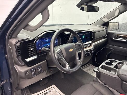 Used 2022 Chevrolet Silverado 1500 LT image 11