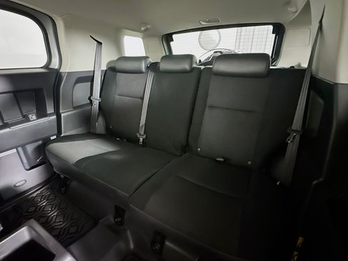 Used 2007 Toyota FJ Cruiser 2WD image 23