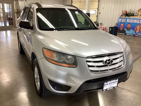 Used 2011 Hyundai Santa Fe GLS image 7