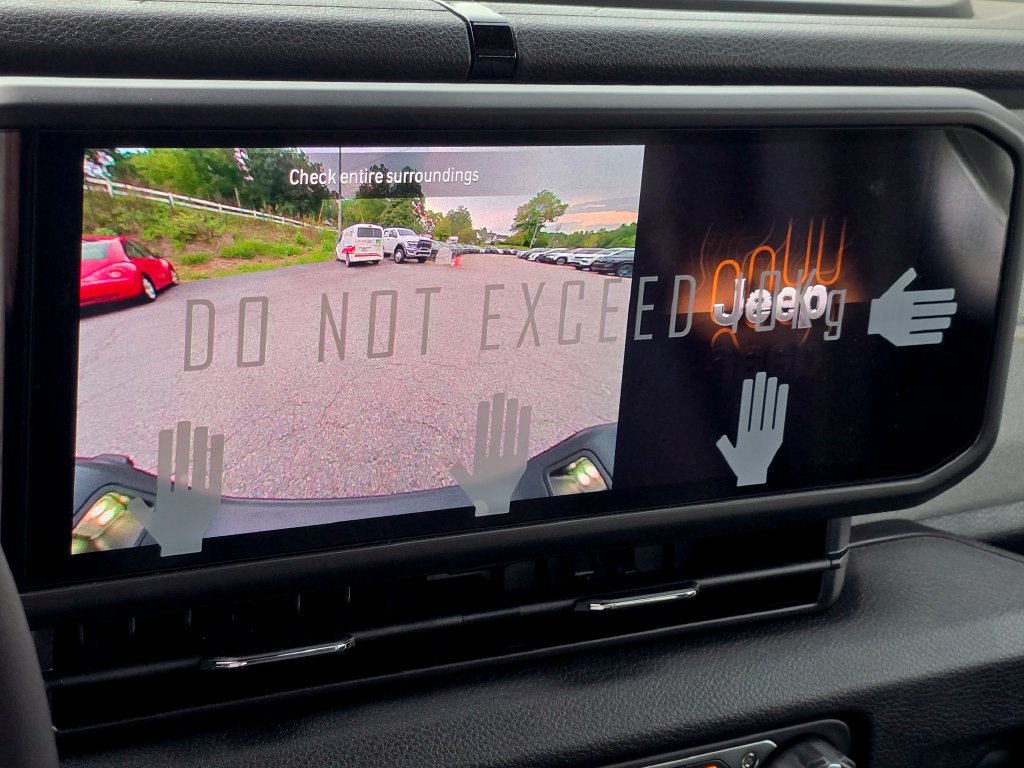 New 2026 Jeep Gladiator Sport AWD/4WD image 9