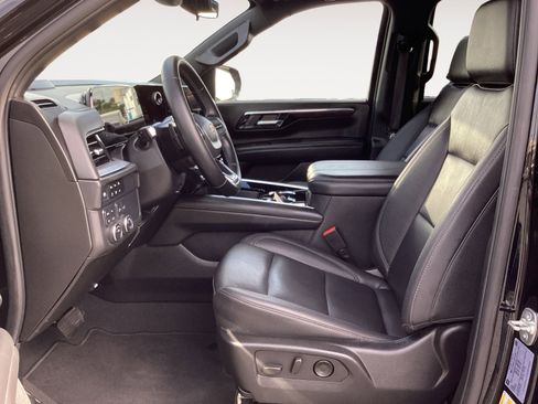 Used 2025 Chevrolet Tahoe LT image 29