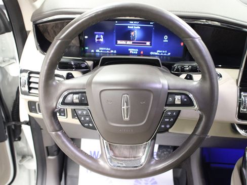 Used 2022 Lincoln Navigator Reserve image 18