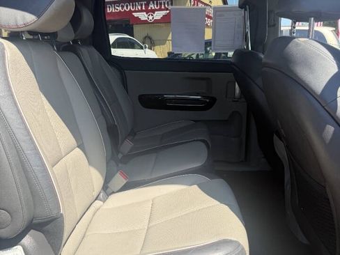 Used 2017 Kia Sedona EX FWD image 8