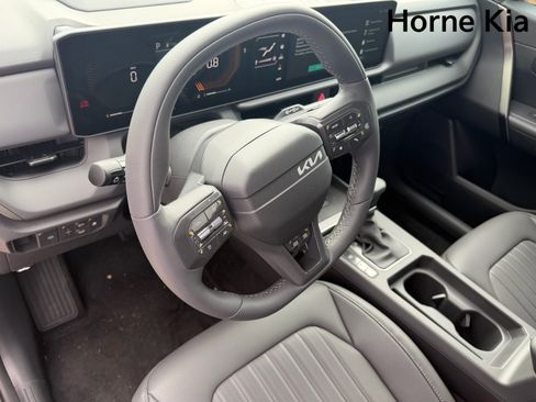 New 2027 Kia Seltos X-Line S w/ X-Line S Premium Package AWD/4WD image 11
