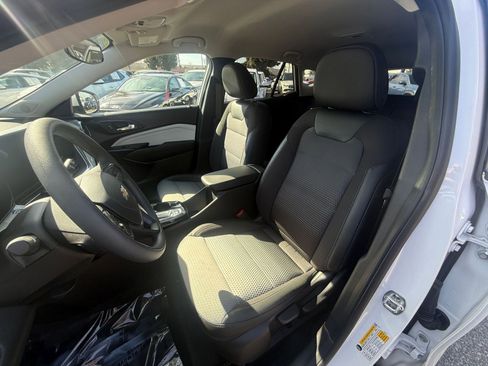 Used 2025 Chevrolet Trax LT image 33