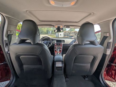 Used 2017 Volvo S60 T5 Inscription image 16