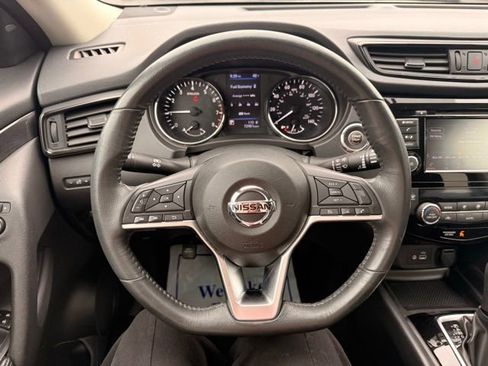 Used 2018 Nissan Rogue SV AWD/4WD image 19