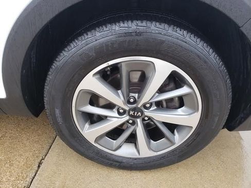 Used 2019 Kia Sorento EX AWD/4WD image 28