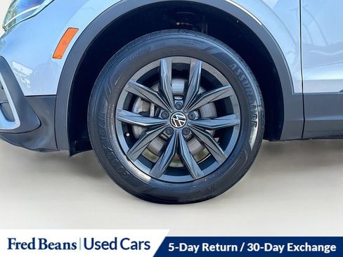 Used 2024 Volkswagen Tiguan SE w/ Panoramic Sunroof Package AWD/4WD image 39