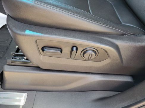 Used 2020 GMC Sierra 1500 SLT AWD/4WD image 24