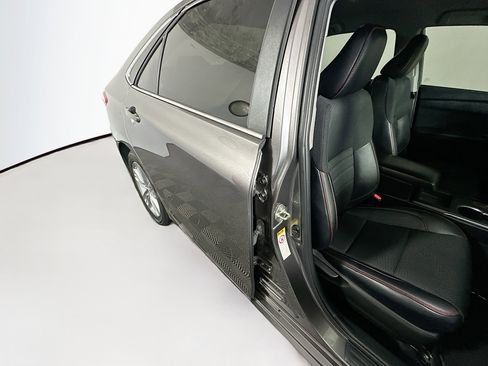 Used 2016 Toyota Camry SE FWD image 27