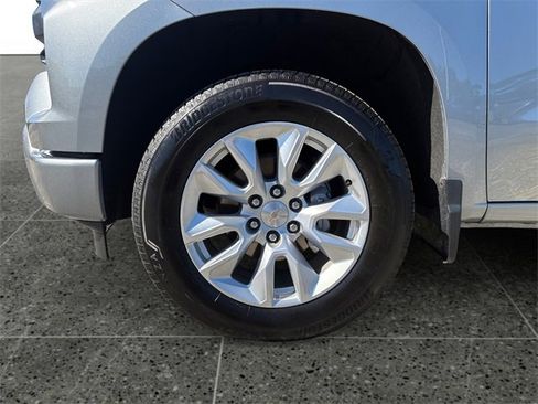 Used 2025 Chevrolet Silverado 1500 Custom image 14