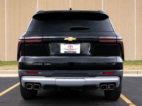 Used 2024 Chevrolet Traverse LT AWD/4WD image 8