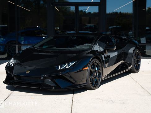 Used 2024 Lamborghini Huracan Tecnica image 6