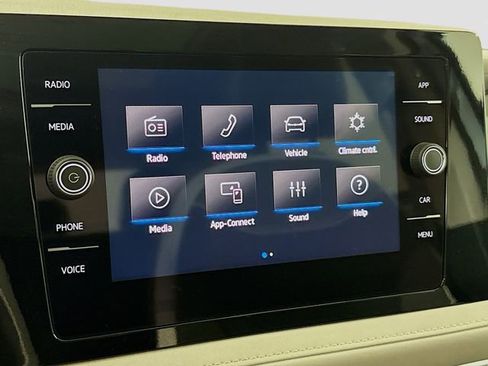 New 2026 Volkswagen Taos SE AWD/4WD image 16