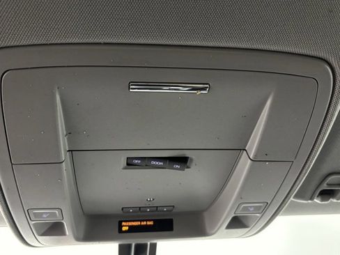 Used 2018 GMC Sierra 1500 SLT w/ SLT Premium Package image 32