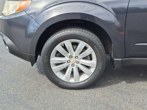 Used 2013 Subaru Forester 2.5X Premium w/ Popular Pkg 2 AWD/4WD image 23