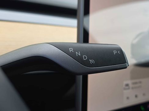 Used 2023 Tesla Model 3 Standard Range image 21