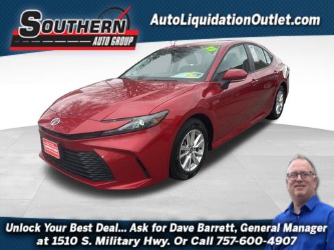 Used 2025 Toyota Camry LE image 1