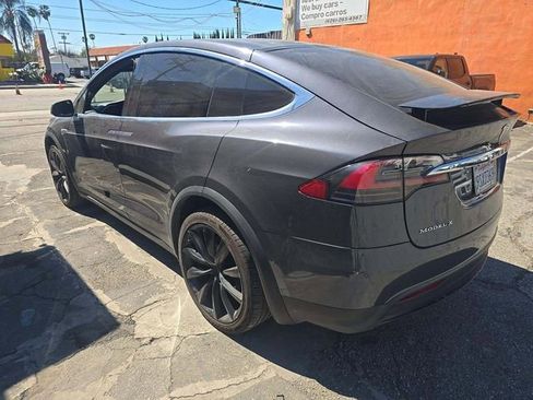 Used 2016 Tesla Model X 90D image 4