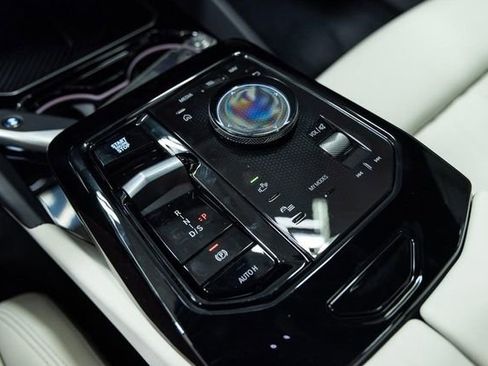 New 2026 BMW 530i xDrive w/ Premium Package image 21