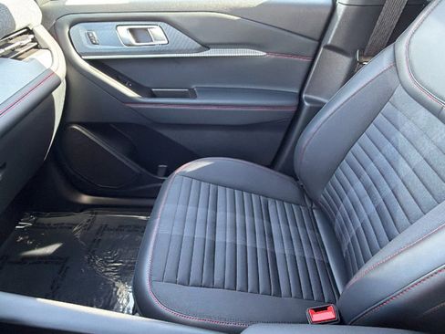 New 2026 Ford Explorer ST-Line w/ ST-Line Street Pack image 12