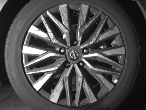 Used 2025 Nissan Altima 2.5 SV FWD image 13