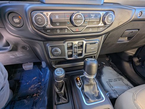 Certified 2022 Jeep Wrangler Sport S image 23