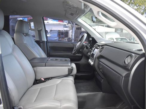 Used 2014 Toyota Tundra SR image 17