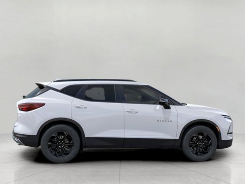 New 2026 Chevrolet Blazer LT w/ Sound & Technology Package FWD image 5