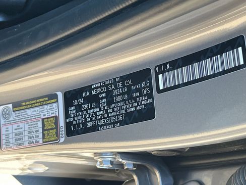 Used 2025 Kia K4 LXS image 28