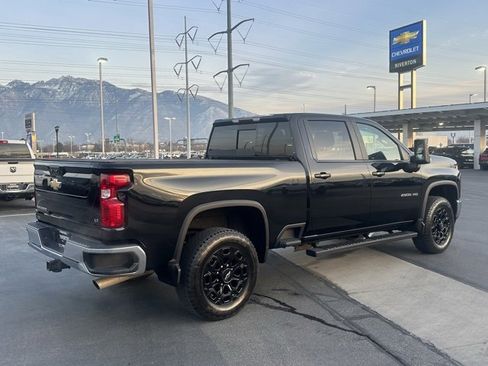 Certified 2022 Chevrolet Silverado 2500 LT w/ Convenience Package image 30