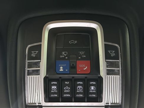 Used 2024 RAM 1500 Limited AWD/4WD image 36
