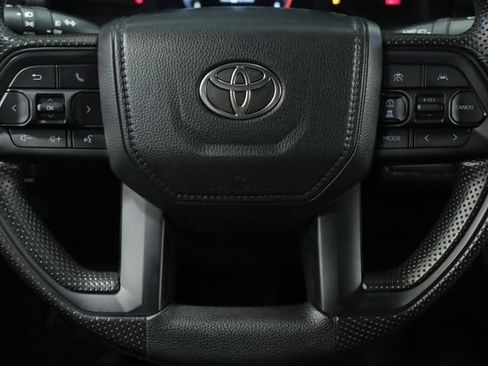 Used 2025 Toyota Tacoma SR5 AWD/4WD image 14