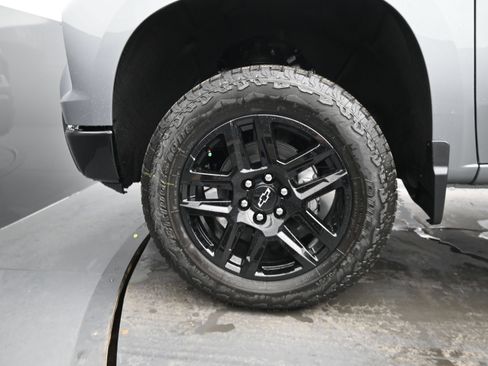 Used 2026 Chevrolet Silverado 1500 LT Trail Boss w/ LT Trail Boss Premium Package AWD/4WD image 11