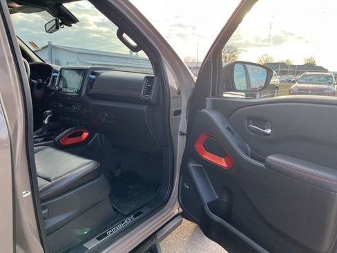 Used 2023 Nissan Frontier PRO-4X w/ Pro-4X Premium Package image 16