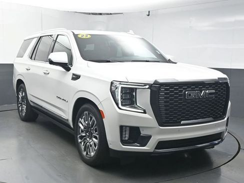 Used 2023 GMC Yukon Denali Ultimate AWD/4WD image 2