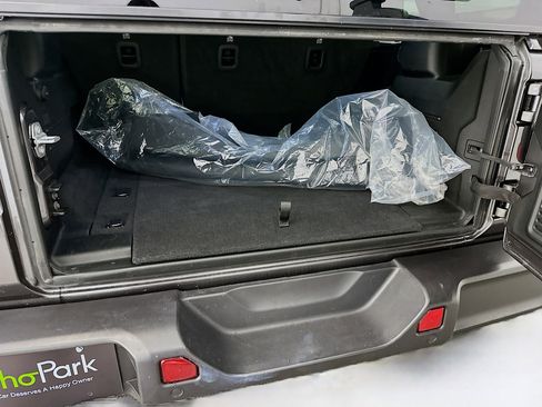 Used 2025 Jeep Wrangler Sahara w/ Safety Group image 29