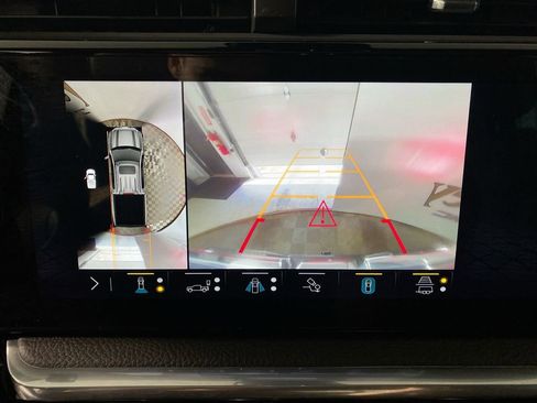 Used 2022 GMC Sierra 1500 Denali w/ Denali Reserve Package AWD/4WD image 17