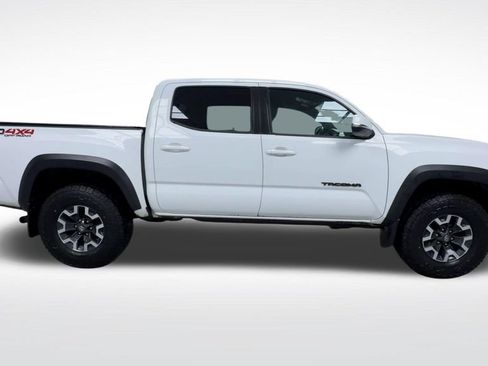 Certified 2022 Toyota Tacoma TRD Off-Road w/ Technology Package AWD/4WD image 10