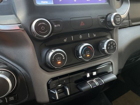 Used 2024 RAM 1500 Big Horn AWD/4WD image 27