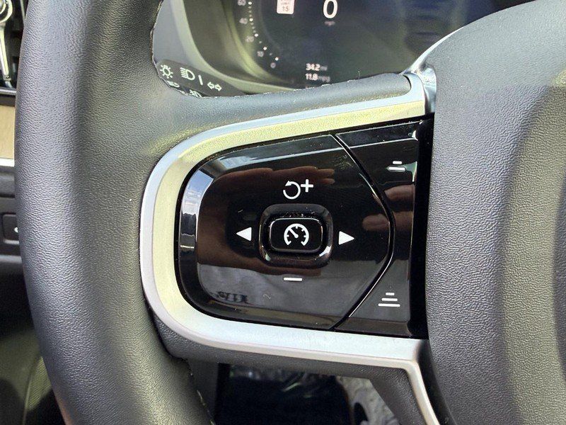 Used 2026 Volvo XC60 B5 Plus AWD/4WD image 19