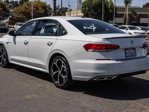 Used 2021 Volkswagen Passat 2.0T R-Line FWD image 9