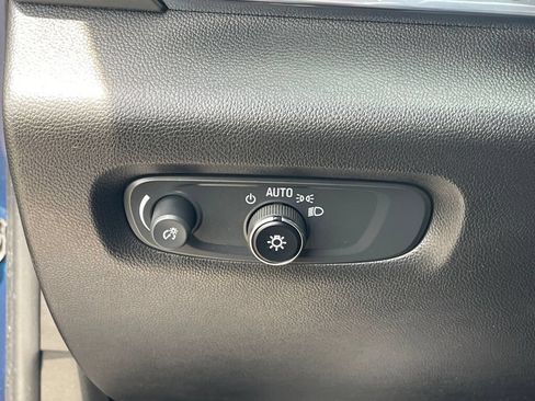 Used 2023 Chevrolet Traverse LT FWD image 20