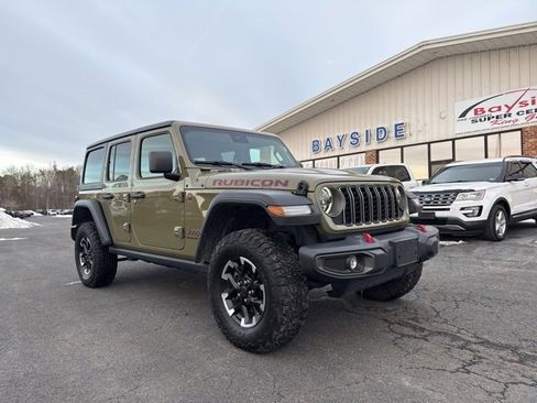 Used 2025 Jeep Wrangler Unlimited Rubicon image 2