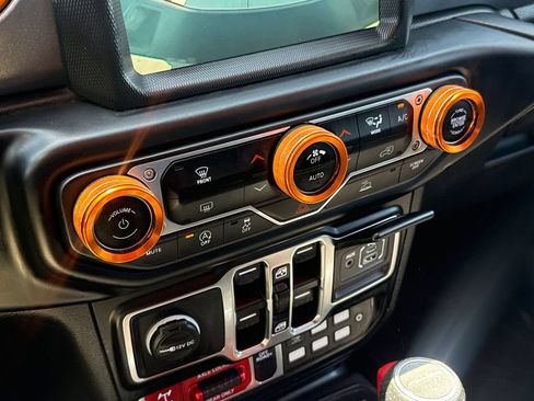 Used 2021 Jeep Gladiator Mojave AWD/4WD image 26